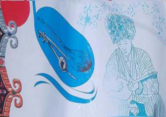 اجرای موسیقی سنتی ترکمن با اجرای گروه فولکلور در بندرترکمن